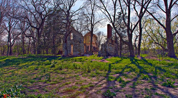 This Ghost Town Hiding In Kansas Is Hauntingly Beautiful