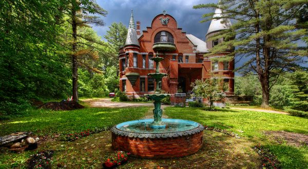 Entering This Hidden Vermont Castle Will Make You Feel Like You’re In A Fairy Tale