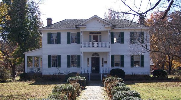 Visit This Plantation Home In Oklahoma From The 1800s For A Journey Back In Time