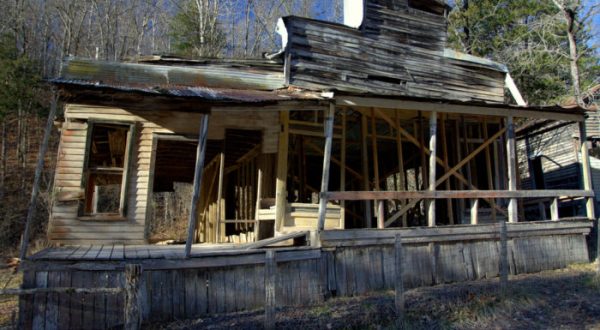The Truly Grim Reality Of 9 Deserted Ghost Towns In Arkansas