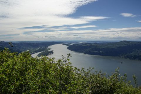 This Spectacular 5 Mile Hike In Oregon Offers Unbeatable River Views