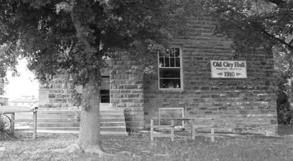 This Charming Small Town In Oklahoma Might Actually Be Cursed