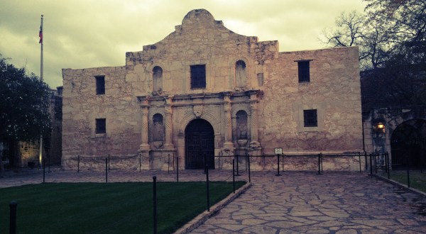 The Stories Behind The Most Haunted Landmark In Texas Are Beyond Creepy