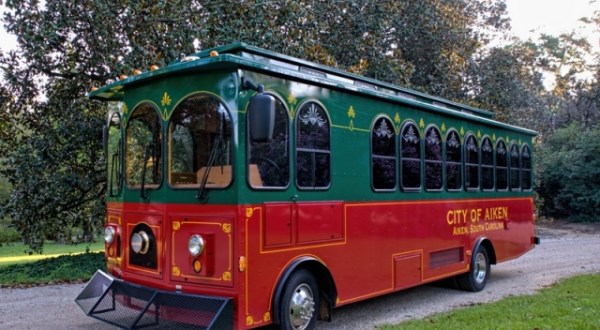There’s A Magical Trolley Ride In South Carolina That Most People Don’t Know About