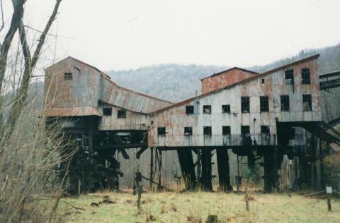 The Abandoned Small Town Of Kaymoor In West Virginia Is Eerily Beautiful