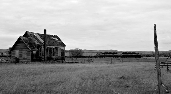 This Spooky Small Town In South Dakota Could Be Right Out Of A Horror Movie