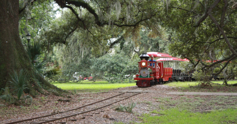There’s A Magical Trolley Ride in New Orleans Most People Don’t Know About