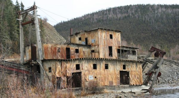 This Spooky Small Town In Alaska Could Be Right Out Of A Horror Movie