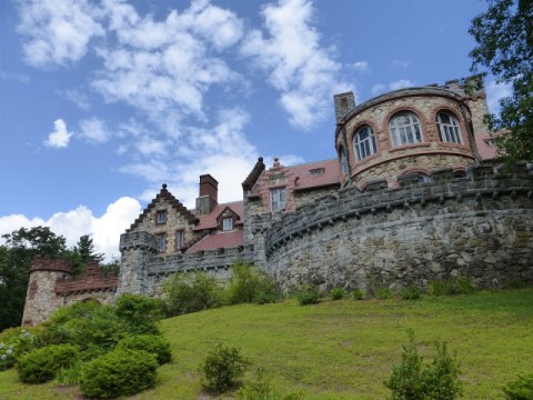 Entering This Hidden New Hampshire Castle Will Make You Feel Like You're In A Fairy Tale