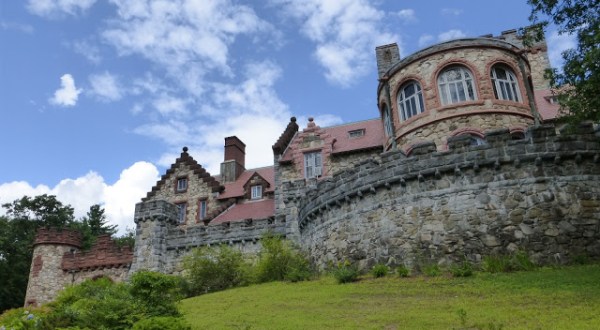 Entering This Hidden New Hampshire Castle Will Make You Feel Like You’re In A Fairy Tale