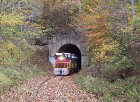 Take This Fall Foliage Train Ride Through Indiana For A One-Of-A-Kind Experience