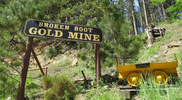 This Tour Through An Old Gold Mine In South Dakota Will Take You Back In Time