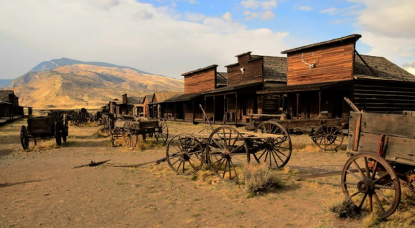 This Underrated Destination In Wyoming Is Like Something Out Of The Wild Wild West