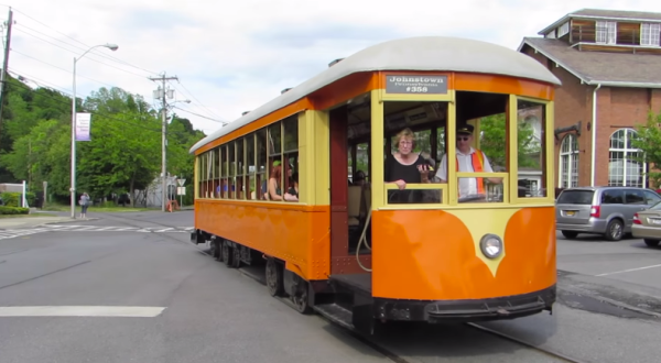 There’s A Magical Trolley Ride In New York That Most People Don’t Know About