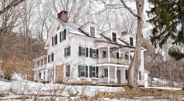This Decaying Historic Farmhouse In New York Will Remind You Of A Simpler Time