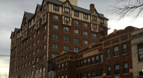 The Story Behind This Haunted Hotel In South Dakota Is Truly Spooky