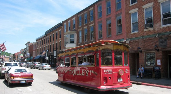 There’s A Magical Trolley Ride In Illinois That Most People Don’t Know About