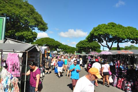 Everyone In Hawaii Should Visit This Epic Flea Market At Least Once