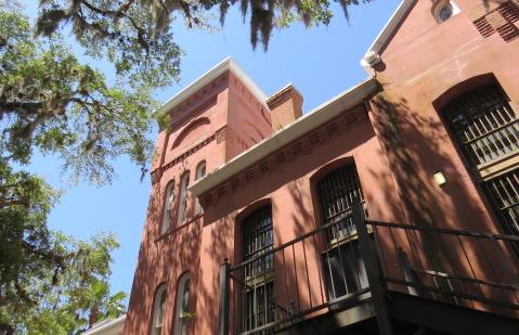 A Terrifying Tour Of This Haunted Jail In Florida Is Not For The Weak