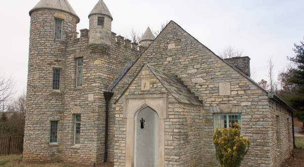 The Story Behind This Cursed U.S. Castle Is Truly Creepy