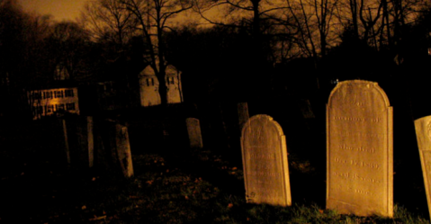 The Story Behind This Haunted Cemetery In Connecticut Is Truly Creepy