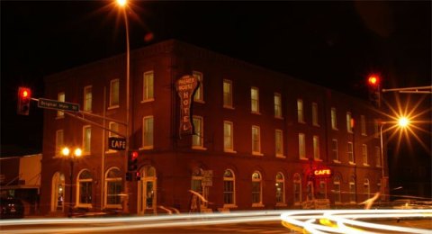The Story Behind This Haunted Hotel In Minnesota Is Truly Creepy
