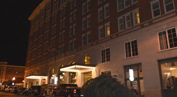 A Night At This Haunted Hotel In Iowa Is Positively Bone-Chilling