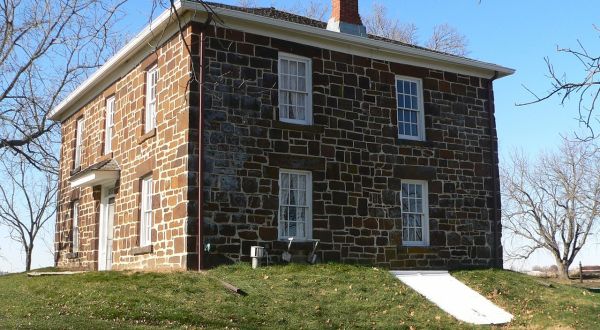 This Historic House In Iowa Was Once A Stop On The Underground Railroad