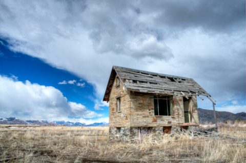 Step Inside The Living Ghost Town Of Atomic City In Idaho