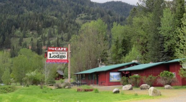 This Remote Restaurant In Idaho Will Take You A Million Miles Away From Everything