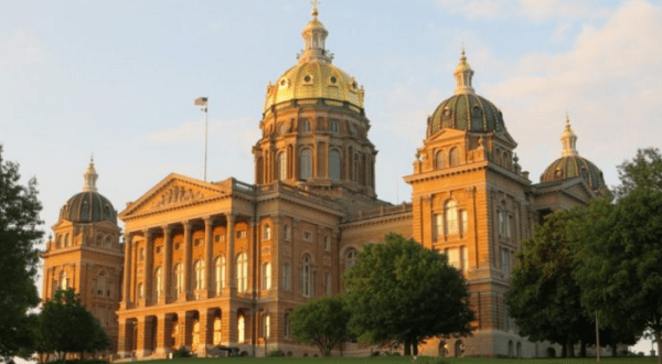 One Of The Most Majestic Libraries In The World Is Right Here In Iowa