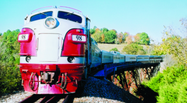 Take This Fall Foliage Train Ride Through Missouri For A One-Of-A-Kind Experience