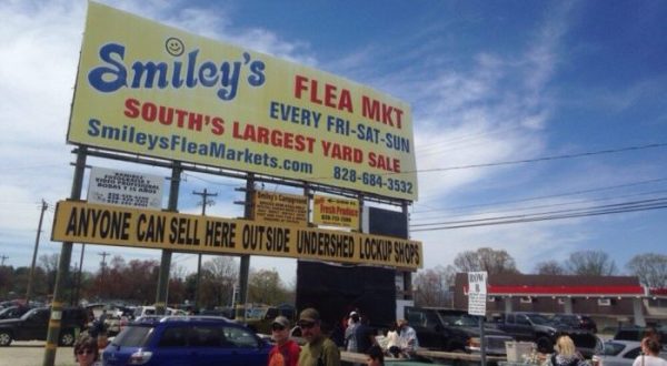 Everyone In North Carolina Should Visit This Epic Flea Market At Least Once