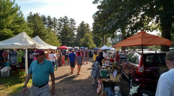 Everyone In New Hampshire Should Visit This Epic Flea Market At Least Once