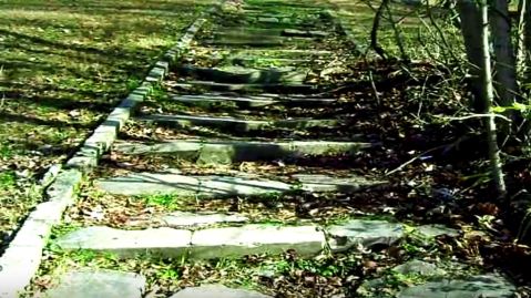 The Story Behind This Haunted Cemetery In Indiana Is Truly Creepy