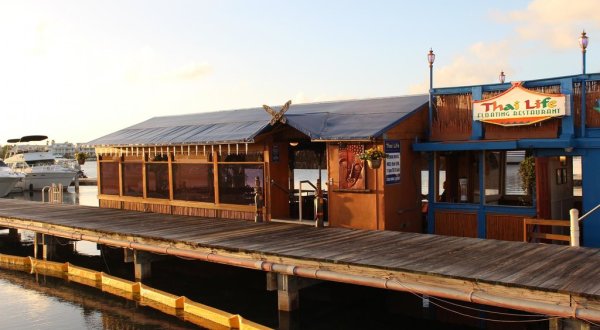 You’ll Want To Visit This Unique Floating Restaurant In Florida