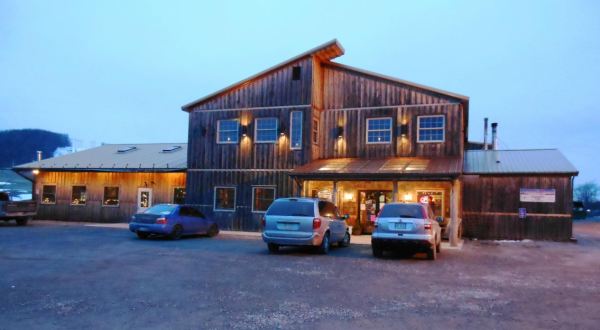 The Log Cabin Restaurant In Maryland That’s Undeniably Cozy And Rustic