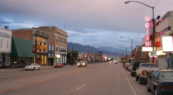 It’s Impossible To Drive Through This Delightful Utah Town Without Stopping