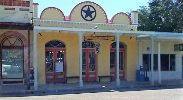 The Tiny Town Near Austin With The Most Mouthwatering Restaurant