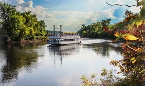 This Scenic Boat Tour Will Show You Minnesota's Fall Colors Like Never Before