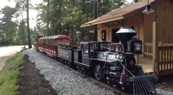 The Georgia Ghost Train That Will Terrify You In The Best Way Possible