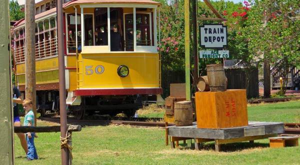 There’s A Magical Trolley Ride In Arkansas That Most People Don’t Know About