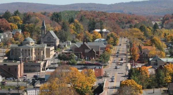 This Charming Maryland Town Is Picture Perfect For An Autumn Day Trip