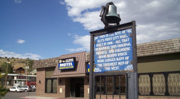 The Tiny Town In Nevada With The Most Mouthwatering Destination Restaurant