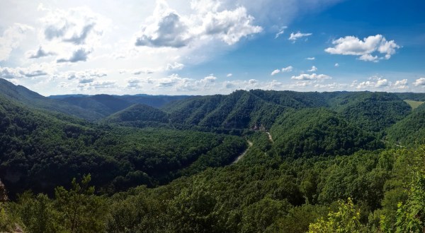 The Unrivaled Canyon Hike In Virginia Everyone Should Take At Least Once