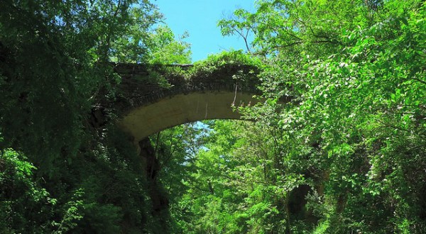 The Story Behind This Haunted Bridge In North Carolina Is Truly Creepy
