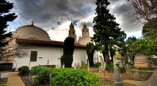 The Haunted Cemetery In San Francisco That Will Send Chills Down Your Spine