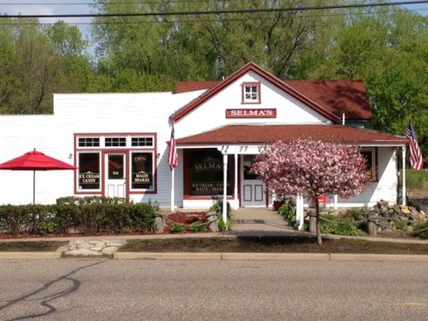 A Visit To The Oldest Ice Cream Shop In Minnesota Is Sure To Satisfy Your Sweet Tooth