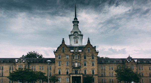Step Inside One Of The Most Famous Abandoned Psychiatric Hospitals In America