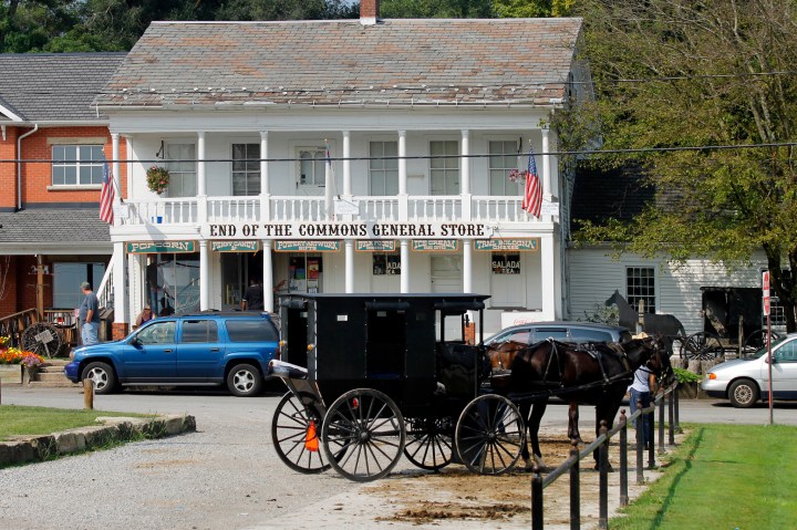 best day to visit amish country